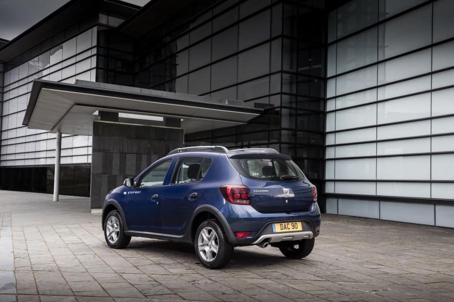  Dacia Sandero Stepway 2017 года  (UK) (фото 20 из 30)